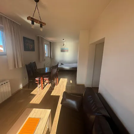 Royal Towers - 153 בנסקו